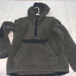CAMPSHIRE PULLOVER HOODIE